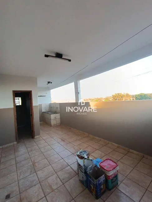 Apartamento com 3 quartos para alugar, 80m2 em Itumbiara - GO - imagem 3 Foto 3 de Apartamento com 3 quartos para alugar, 80m2 em Itumbiara - GO