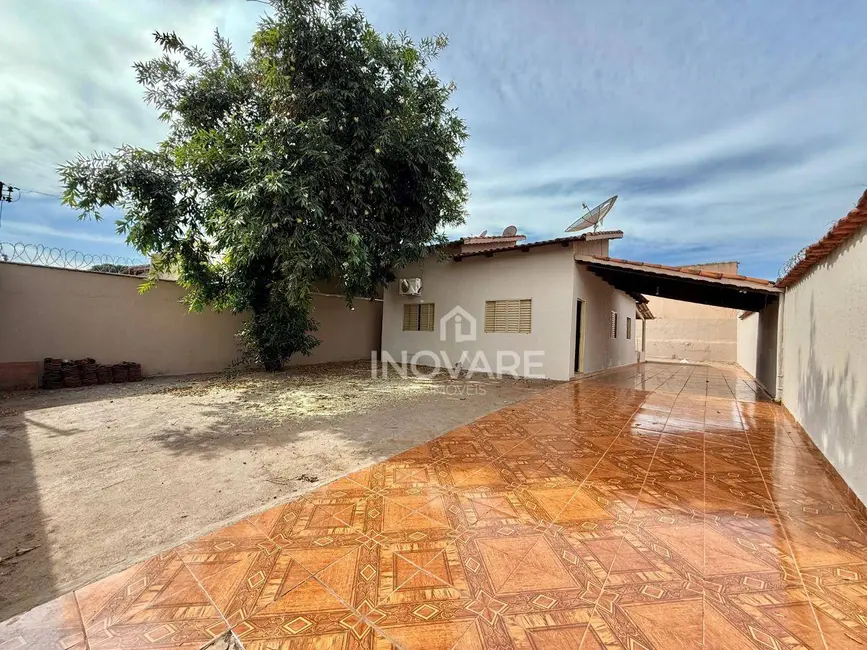 Foto 2 de Casa com 3 quartos à venda, 360m2 em Karfan, Itumbiara - GO