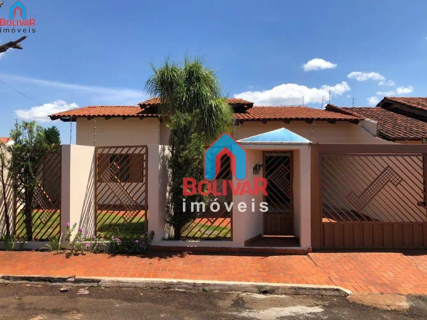 Casa com 3 quartos para alugar, 360m2 em Residencial Jardim Primavera, Itumbiara - GO - imagem 2 Foto 2 de Casa com 3 quartos para alugar, 360m2 em Residencial Jardim Primavera, Itumbiara - GO