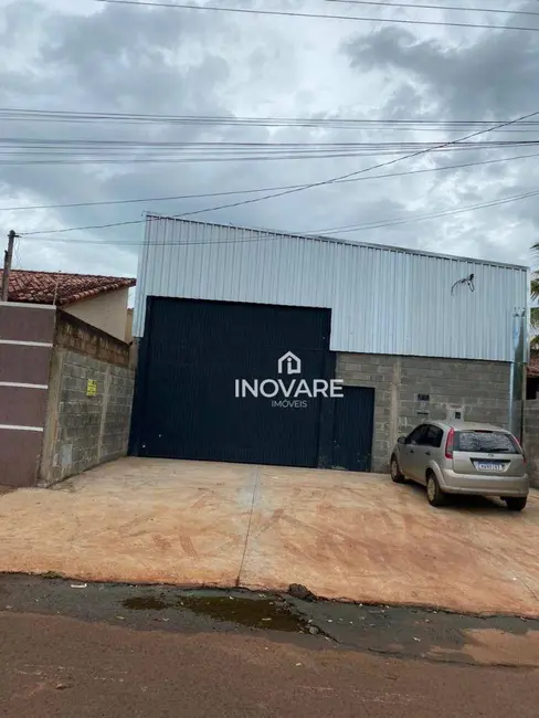 Foto 1 de Armazém / Galpão à venda, 250m2 em Itumbiara - GO