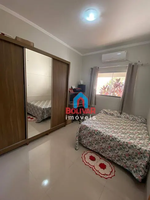 Casa com 2 quartos para alugar, 453m2 em Itumbiara - GO - imagem 3 Foto 3 de Casa com 2 quartos para alugar, 453m2 em Itumbiara - GO