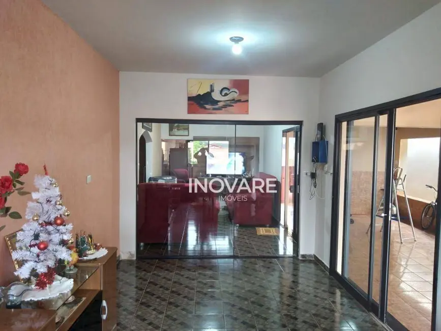 Foto 7 de Casa com 3 quartos à venda, 360m2 em Itumbiara - GO