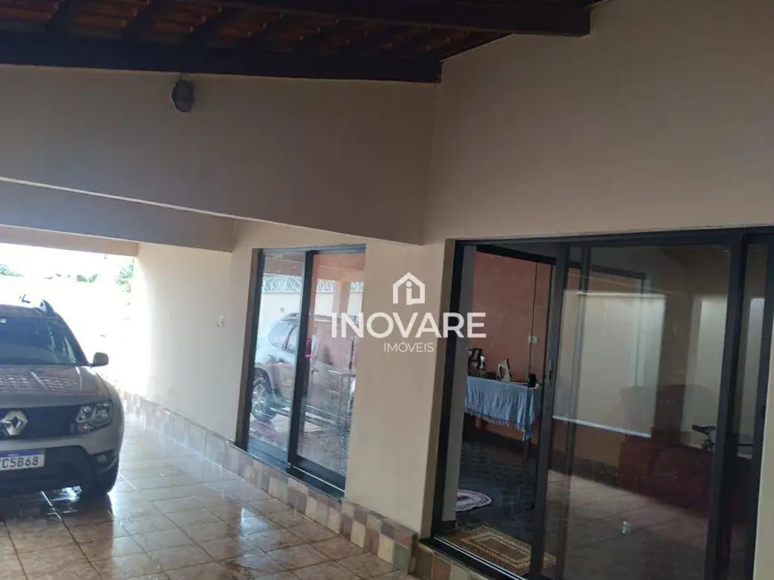 Foto 4 de Casa com 3 quartos à venda, 360m2 em Itumbiara - GO