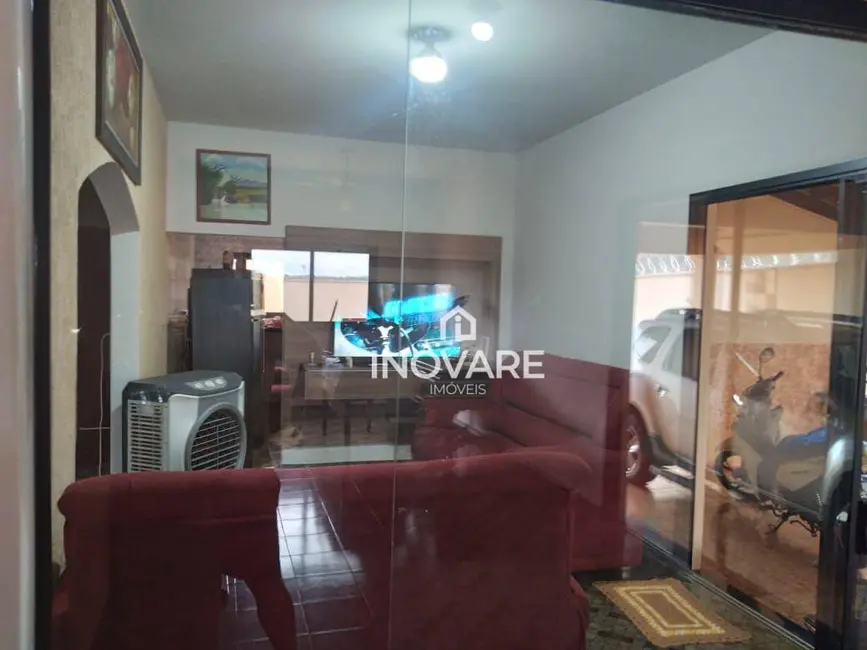 Foto 8 de Casa com 3 quartos à venda, 360m2 em Itumbiara - GO
