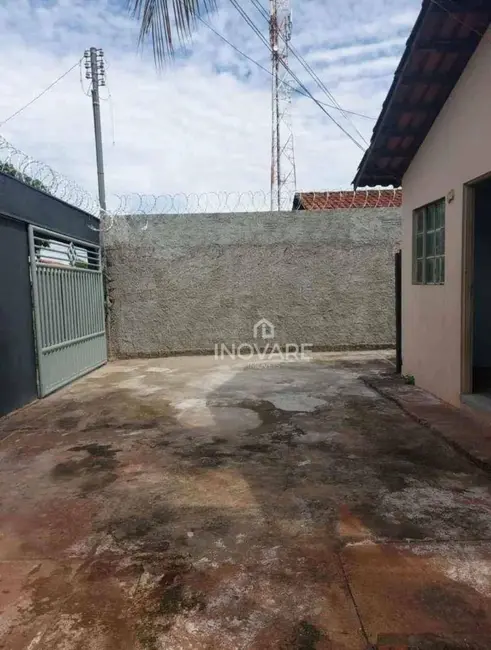Foto 2 de Casa com 2 quartos à venda, 360m2 em Itumbiara - GO