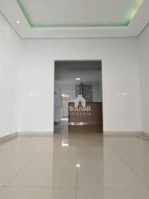 Casa com 3 quartos à venda, 360m2 em Itumbiara - GO - imagem 4 Foto 4 de Casa com 3 quartos à venda, 360m2 em Itumbiara - GO
