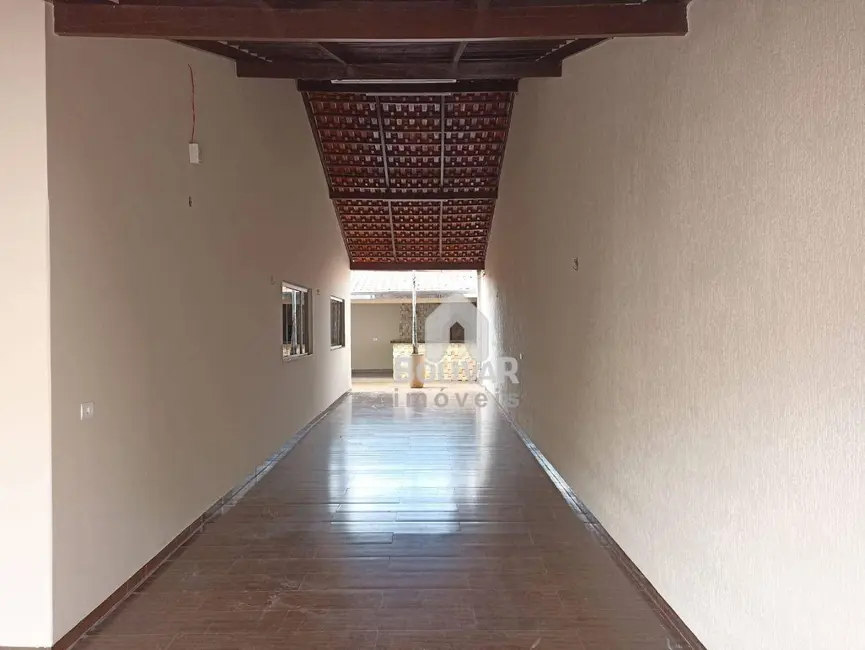 Casa com 3 quartos à venda, 360m2 em Itumbiara - GO - imagem 3 Foto 3 de Casa com 3 quartos à venda, 360m2 em Itumbiara - GO