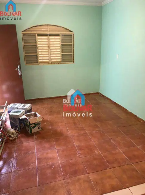 Foto 4 de Casa com 2 quartos à venda, 360m2 em Itumbiara - GO