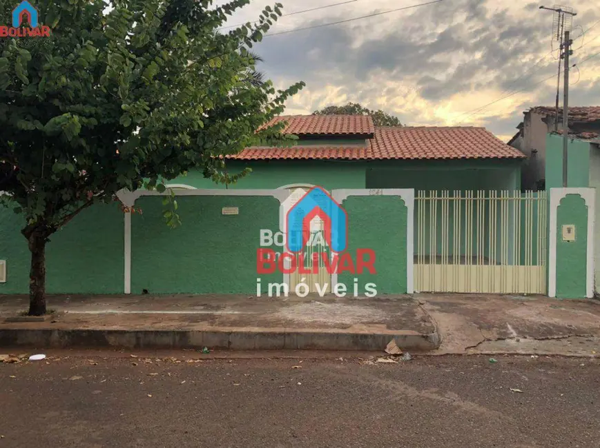 Foto 1 de Casa com 2 quartos à venda, 360m2 em Itumbiara - GO