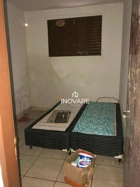 Sítio / Rancho com 3 quartos à venda, 2000m2 em Setor Anhanguera, Itumbiara - GO - imagem 8 Foto 8 de Sítio / Rancho com 3 quartos à venda, 2000m2 em Setor Anhanguera, Itumbiara - GO