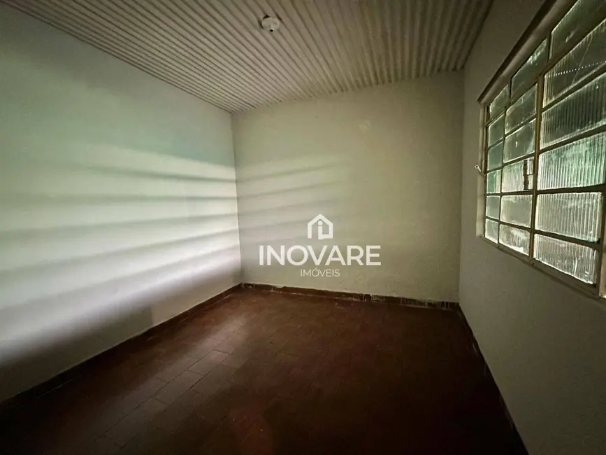 Foto 4 de Casa com 2 quartos para alugar, 120m2 em Itumbiara - GO