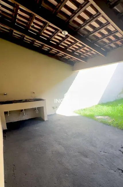 Casa com 2 quartos à venda, 250m2 em Arapora - MG - imagem 9 Foto 9 de Casa com 2 quartos à venda, 250m2 em Arapora - MG