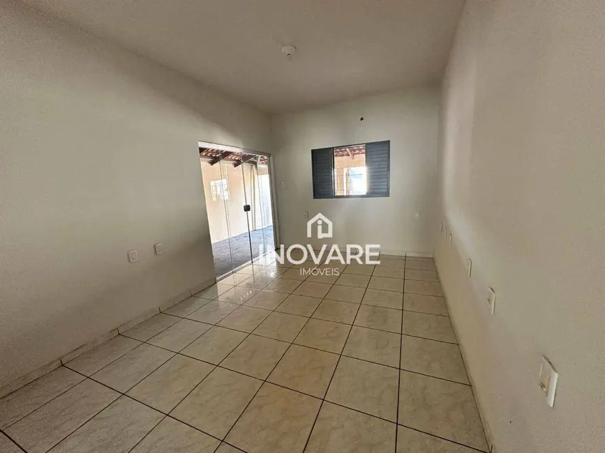 Casa com 2 quartos à venda, 250m2 em Arapora - MG - imagem 4 Foto 4 de Casa com 2 quartos à venda, 250m2 em Arapora - MG