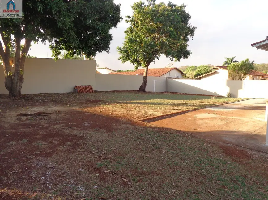 Foto 1 de Casa com 3 quartos à venda, 1460m2 em Itumbiara - GO