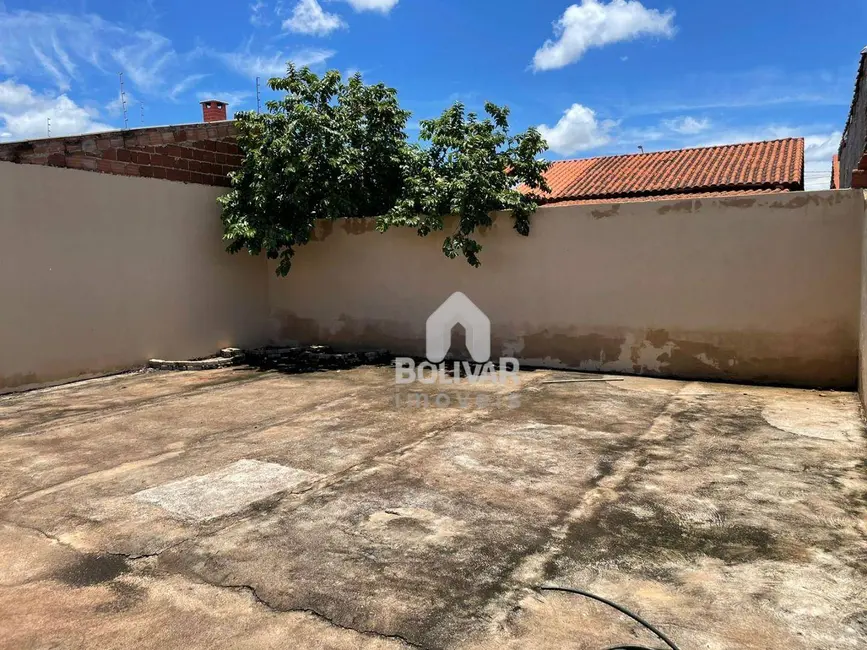 Casa com 2 quartos à venda, 250m2 em Portal dos Ipês, Itumbiara - GO - imagem 8 Foto 8 de Casa com 2 quartos à venda, 250m2 em Portal dos Ipês, Itumbiara - GO