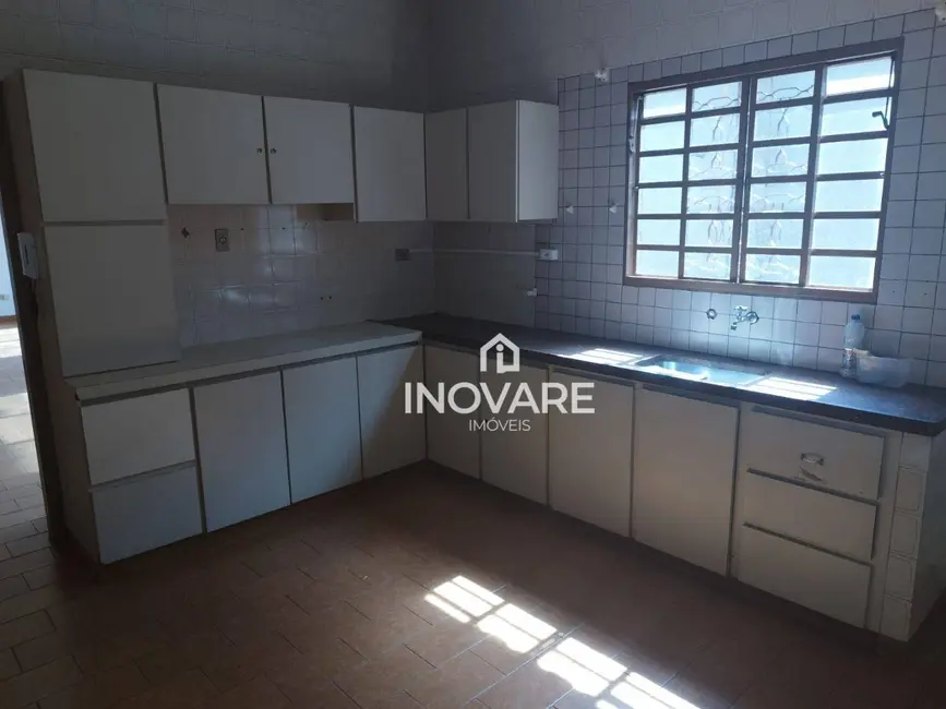 Casa com 3 quartos à venda, 360m2 em Alto da Boa Vista, Itumbiara - GO - imagem 6 Foto 6 de Casa com 3 quartos à venda, 360m2 em Alto da Boa Vista, Itumbiara - GO