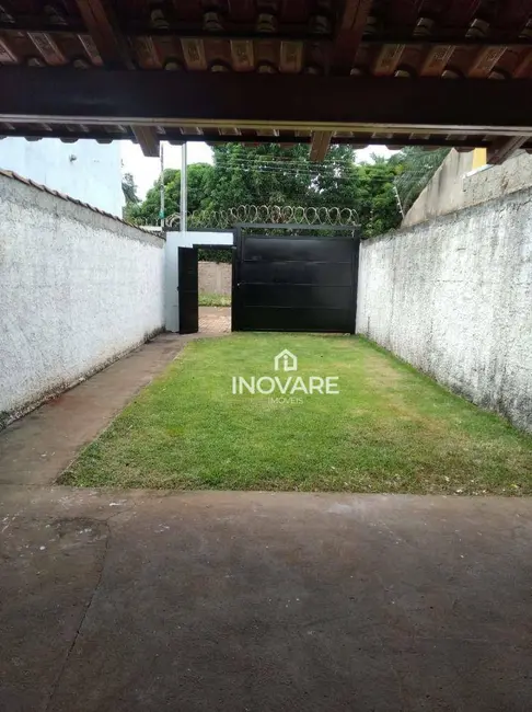 Foto 2 de Casa com 2 quartos à venda, 80m2 em Itumbiara - GO