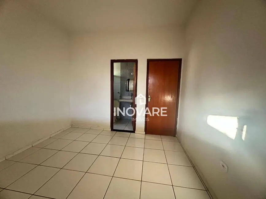 Foto 5 de Casa com 3 quartos para alugar, 360m2 em Setor Planalto, Itumbiara - GO