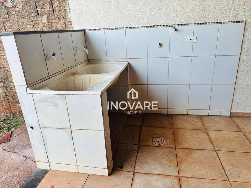 Foto 7 de Casa com 3 quartos para alugar, 360m2 em Setor Planalto, Itumbiara - GO