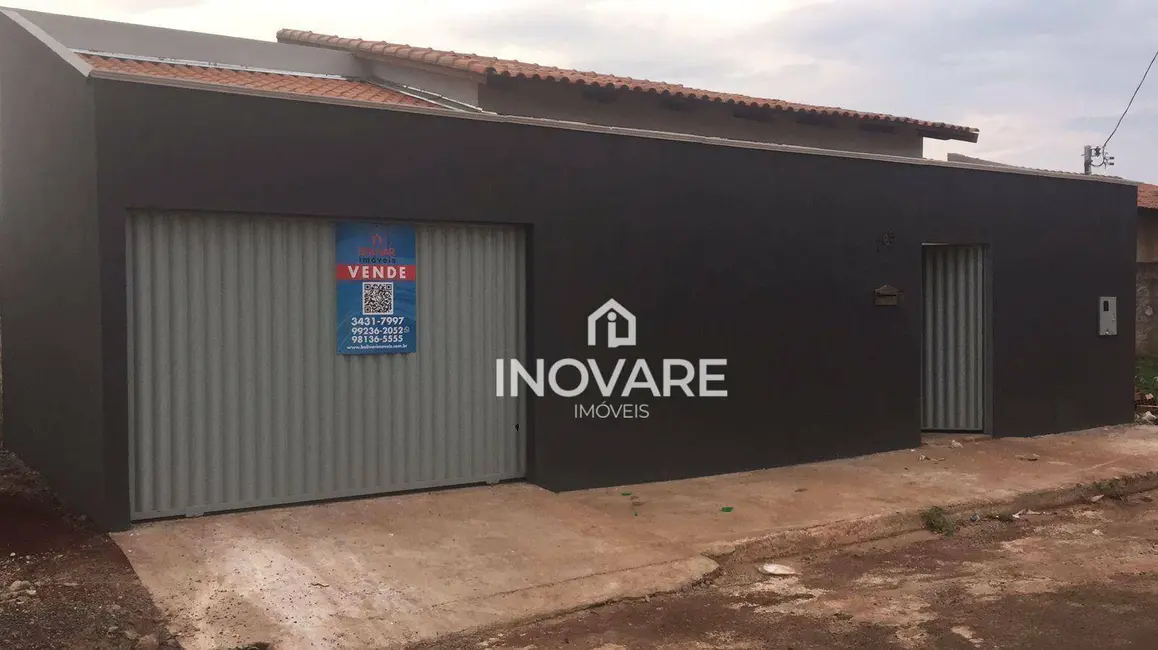 Foto 1 de Casa com 3 quartos à venda, 300m2 em Arapora - MG