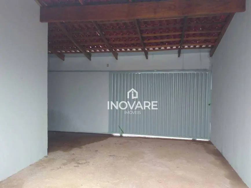 Casa com 3 quartos à venda, 300m2 em Arapora - MG - imagem 4 Foto 4 de Casa com 3 quartos à venda, 300m2 em Arapora - MG