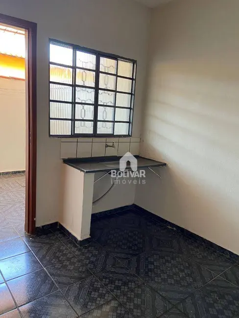 Foto 4 de Kitnet com 2 quartos para alugar, 80m2 em Setor Rodoviário, Itumbiara - GO
