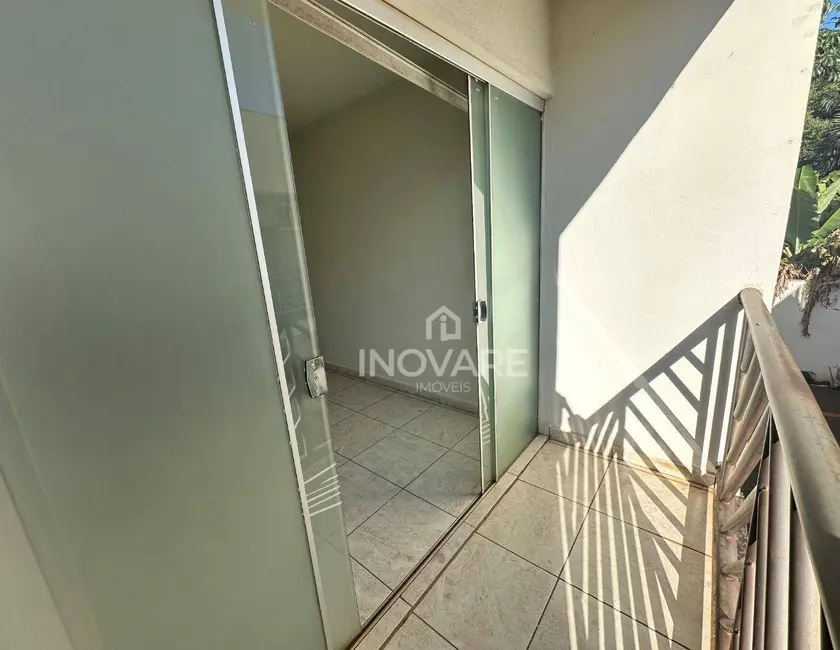 Apartamento com 2 quartos para alugar, 80m2 em Itumbiara - GO - imagem 8 Foto 8 de Apartamento com 2 quartos para alugar, 80m2 em Itumbiara - GO