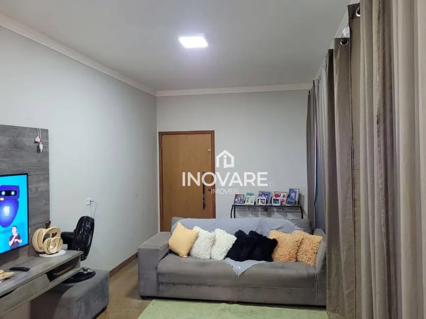 Casa com 3 quartos à venda, 460m2 em Setor Bela Vista, Itumbiara - GO - imagem 4 Foto 4 de Casa com 3 quartos à venda, 460m2 em Setor Bela Vista, Itumbiara - GO
