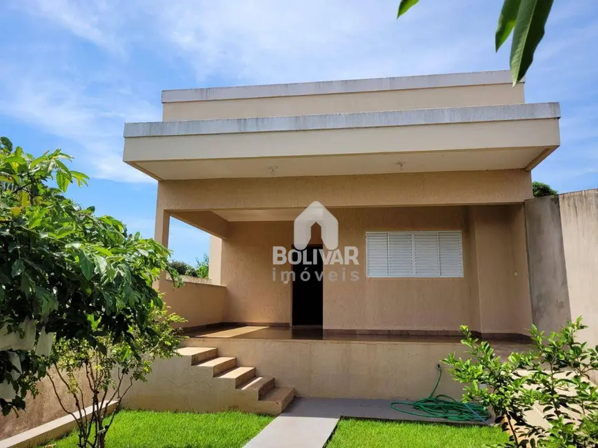 Foto 1 de Casa com 3 quartos à venda, 460m2 em Setor Bela Vista, Itumbiara - GO