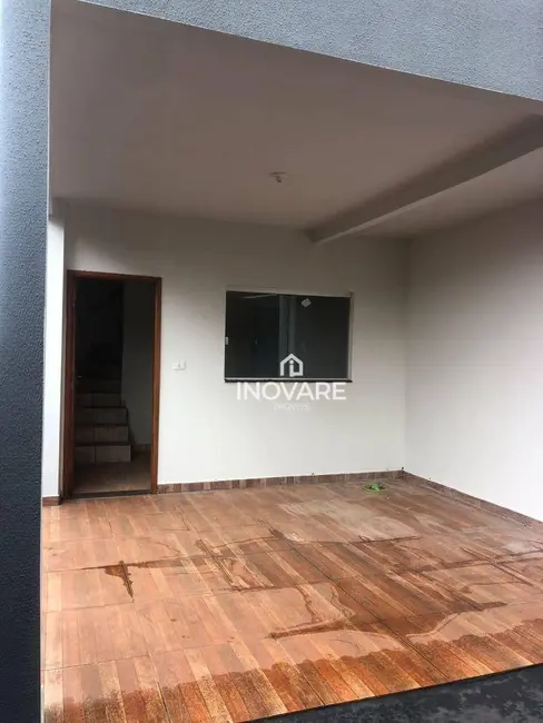Foto 1 de Casa com 3 quartos à venda, 180m2 em Itumbiara - GO