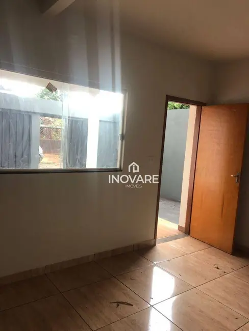 Foto 2 de Casa com 3 quartos à venda, 180m2 em Itumbiara - GO