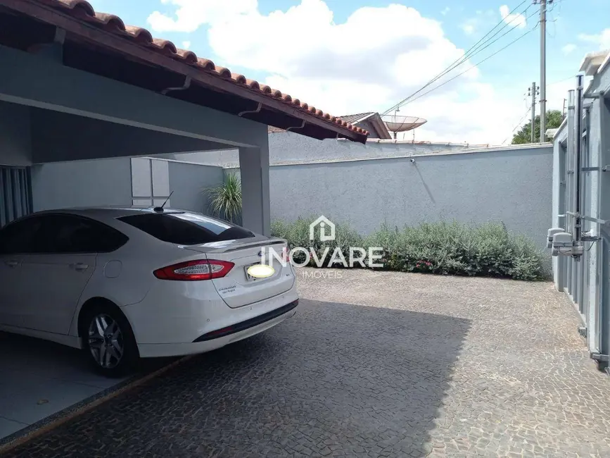 Casa com 3 quartos à venda, 380m2 em Itumbiara - GO - imagem 2 Foto 2 de Casa com 3 quartos à venda, 380m2 em Itumbiara - GO