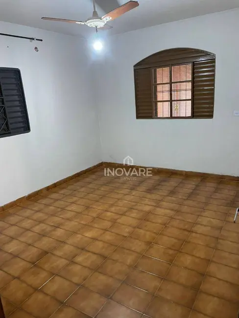 Foto 4 de Casa com 3 quartos à venda, 360m2 em Setor Anhanguera, Itumbiara - GO