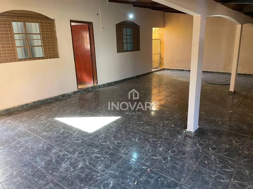 Foto 2 de Casa com 3 quartos à venda, 360m2 em Setor Anhanguera, Itumbiara - GO