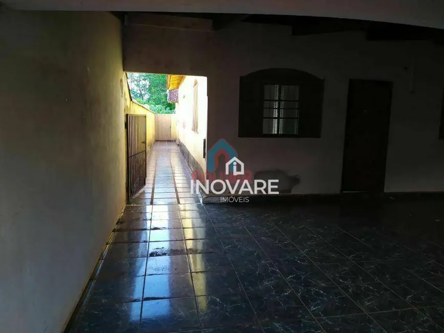 Foto 2 de Casa com 3 quartos à venda, 360m2 em Setor Anhanguera, Itumbiara - GO