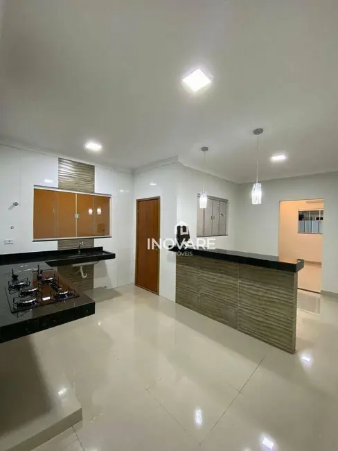 Casa com 3 quartos à venda, 180m2 em Jardim Bandeirantes, Itumbiara - GO - imagem 5 Foto 5 de Casa com 3 quartos à venda, 180m2 em Jardim Bandeirantes, Itumbiara - GO
