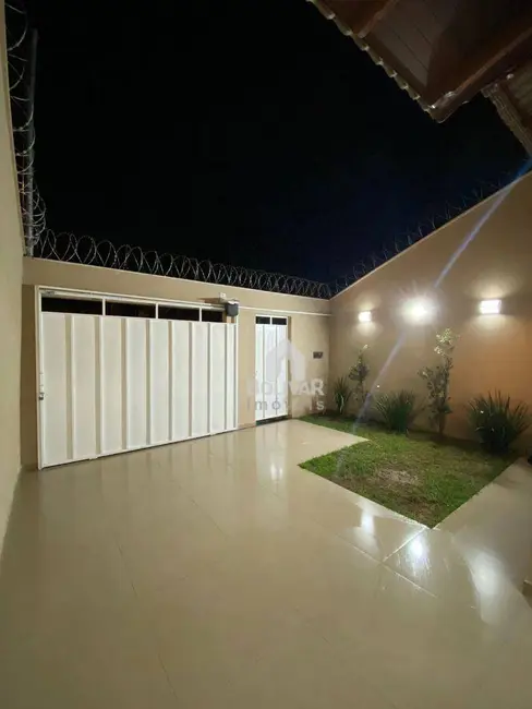 Foto 1 de Casa com 3 quartos à venda, 180m2 em Jardim Bandeirantes, Itumbiara - GO
