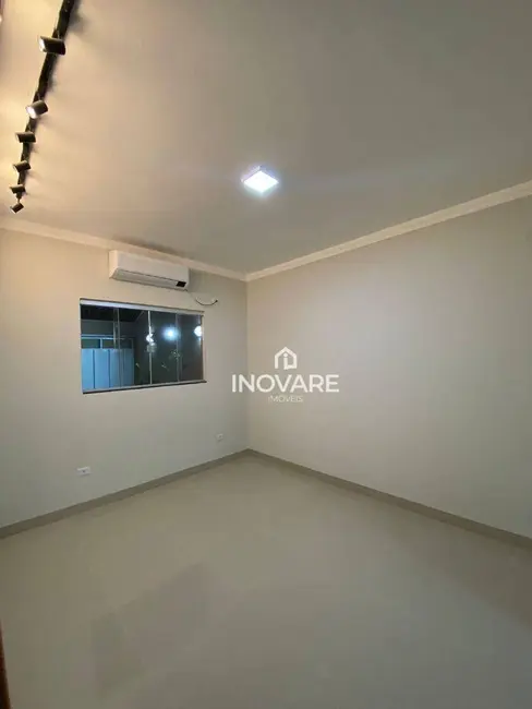 Casa com 3 quartos à venda, 180m2 em Jardim Bandeirantes, Itumbiara - GO - imagem 4 Foto 4 de Casa com 3 quartos à venda, 180m2 em Jardim Bandeirantes, Itumbiara - GO