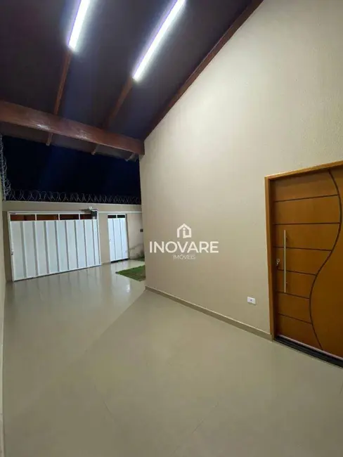 Casa com 3 quartos à venda, 180m2 em Jardim Bandeirantes, Itumbiara - GO - imagem 3 Foto 3 de Casa com 3 quartos à venda, 180m2 em Jardim Bandeirantes, Itumbiara - GO