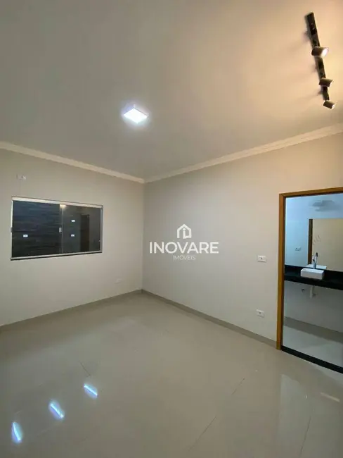 Casa com 3 quartos à venda, 180m2 em Jardim Bandeirantes, Itumbiara - GO - imagem 9 Foto 9 de Casa com 3 quartos à venda, 180m2 em Jardim Bandeirantes, Itumbiara - GO