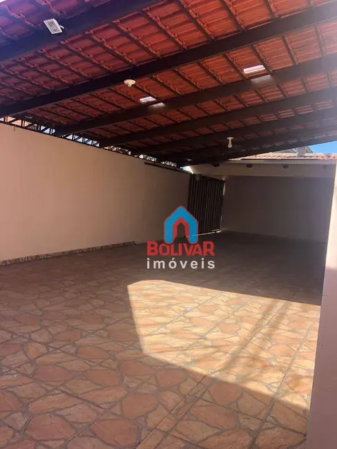 Foto 2 de Casa com 3 quartos para alugar, 225m2 em Jardim América, Itumbiara - GO