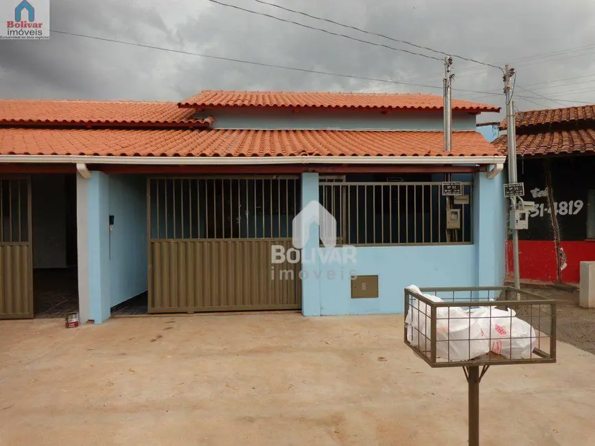 Foto 1 de Casa com 2 quartos para alugar, 180m2 em Itumbiara - GO