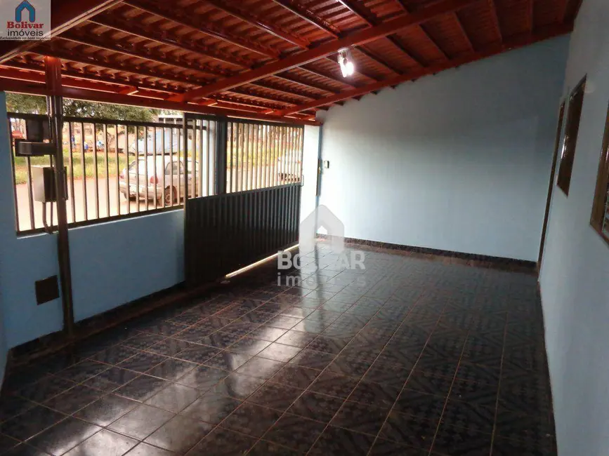 Foto 3 de Casa com 2 quartos para alugar, 180m2 em Itumbiara - GO