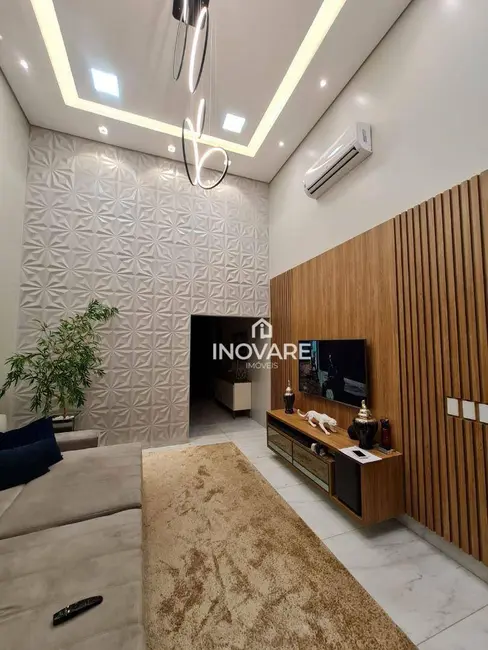 Foto 3 de Casa com 3 quartos à venda, 250m2 em Itumbiara - GO