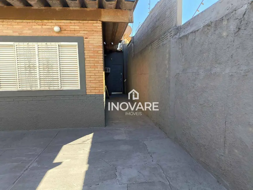 Foto 5 de Casa com 2 quartos para alugar, 400m2 em Itumbiara - GO