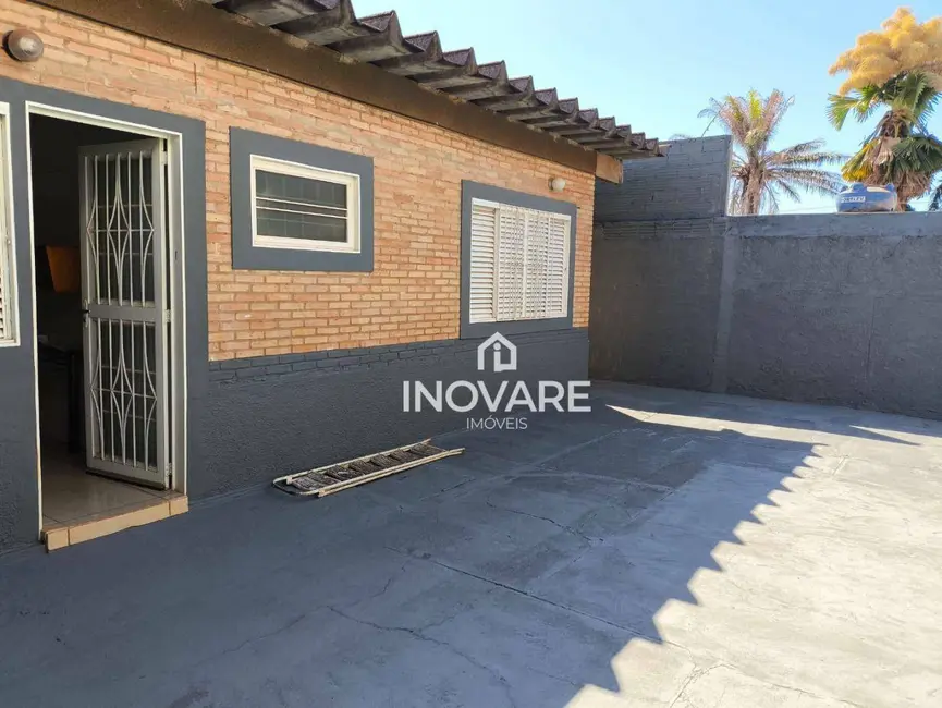 Foto 8 de Casa com 2 quartos para alugar, 400m2 em Itumbiara - GO