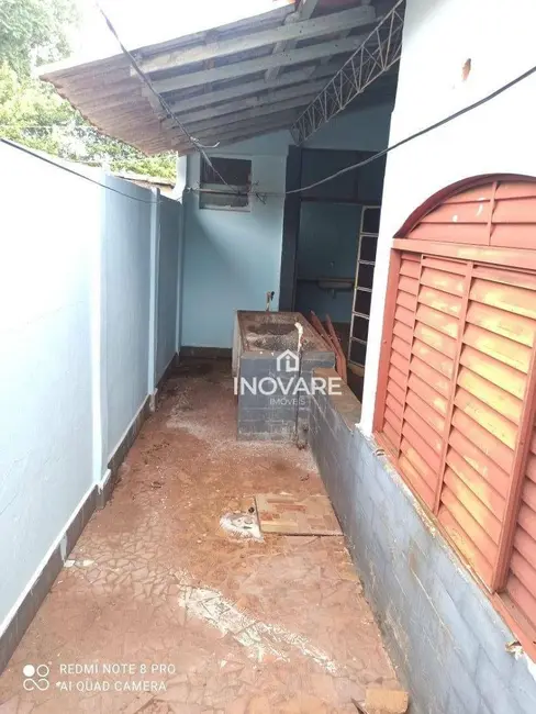 Foto 2 de Casa com 3 quartos à venda, 180m2 em Itumbiara - GO