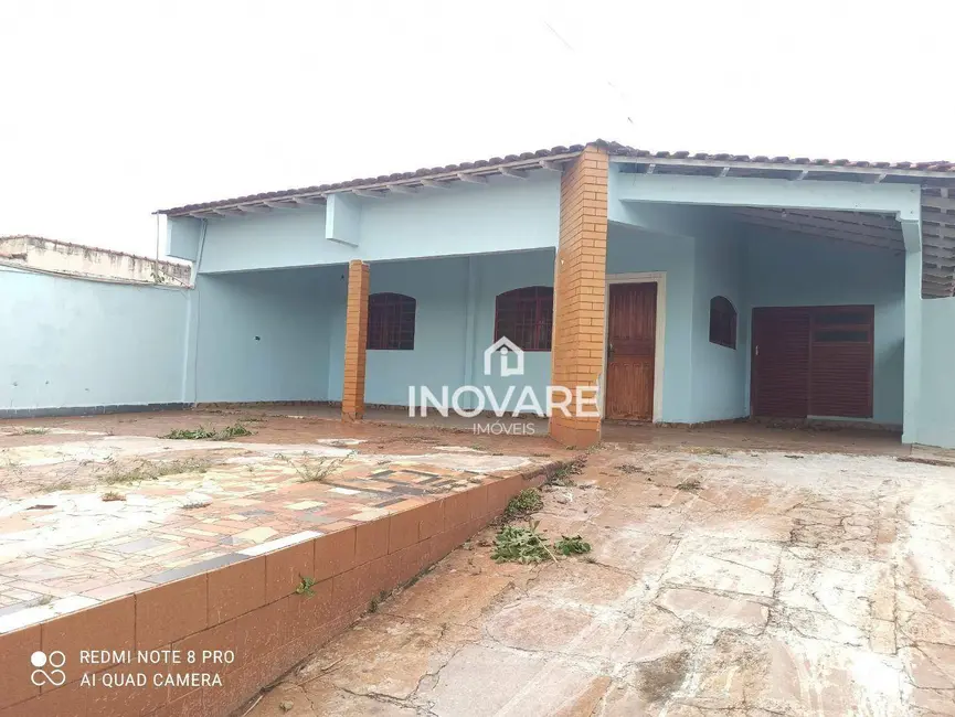 Foto 1 de Casa com 3 quartos à venda, 180m2 em Itumbiara - GO