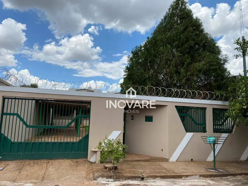Foto 1 de Casa com 3 quartos para alugar, 360m2 em Alto da Boa Vista, Itumbiara, GO