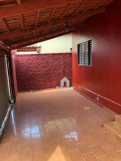 Foto 2 de Casa com 3 quartos para alugar em Jardim América, Itumbiara - GO